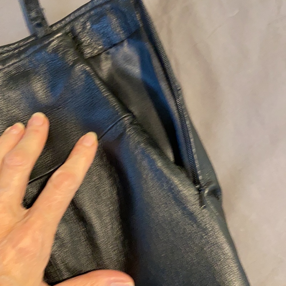 Black leather skirt - Picture 4 of 5